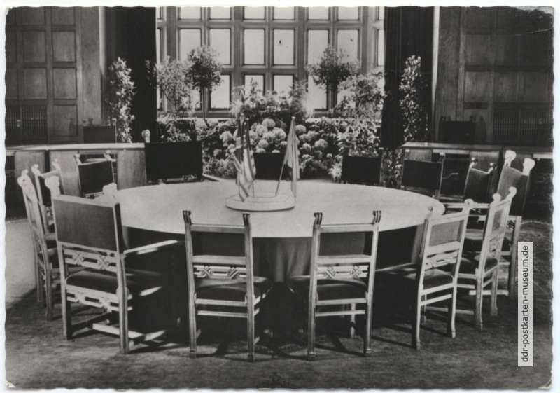 Konferenzsaal im Schloß Cecilienhof, Historische Gedenkstätte des Potsdamer Abkommens - 1962