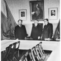 Walter Ulbricht, Wilhelm Pieck und Otto Grotewohl 1953 in der Thälmann-Gedenkstätte Ziegenhals - 1968