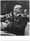 VI. Parteitag der SED 1963 in Berlin, Staatsratsvorsitzender Walter Ulbricht am Rednerpult- 1963