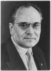 Bruno Leuschner, Mitglied des Politbüro des ZK der SED und Vorsitzender der Staatlichen Plankommission - 1960