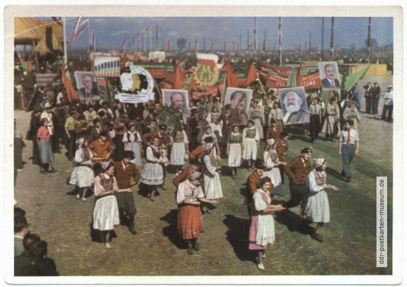 "Friedensdemonstration der polnischen Jugend" - 1951