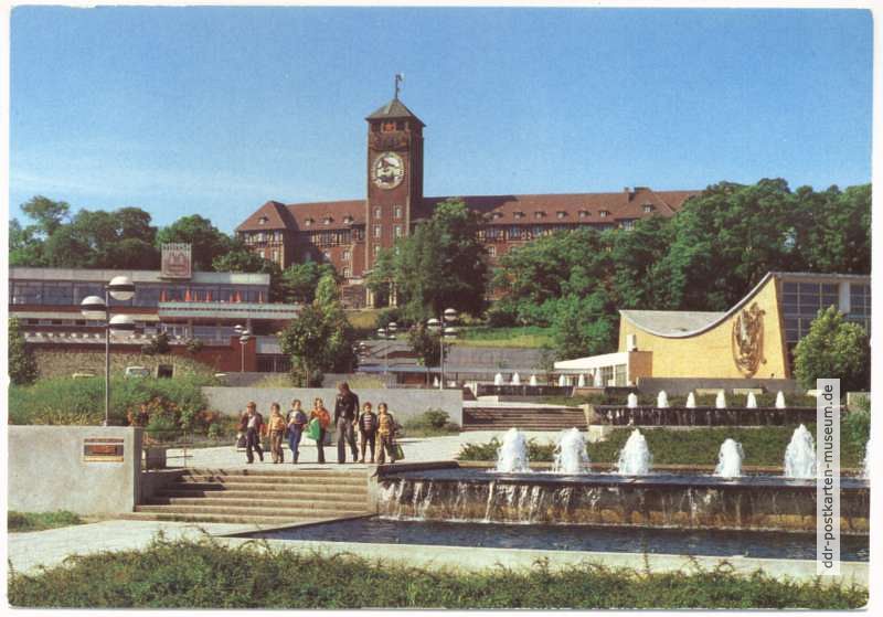 Gaststätte "Minsk" und Schwimmhalle am Fuße des Brauhausberges - 1983