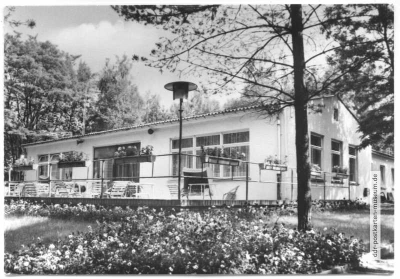Feriendorf des VEB Chemieanlagenbau Staßfurt, Speisesaal - 1975