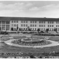 Platz vor der Oberschule II - 1961