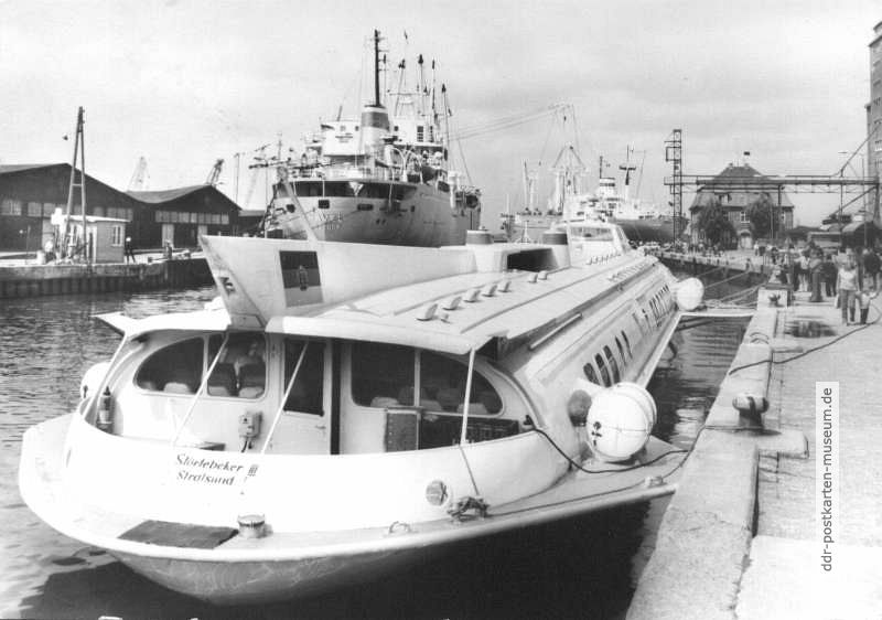 Tragflächenboot "Störtebeker III" im Hafen von Wismar - 1979