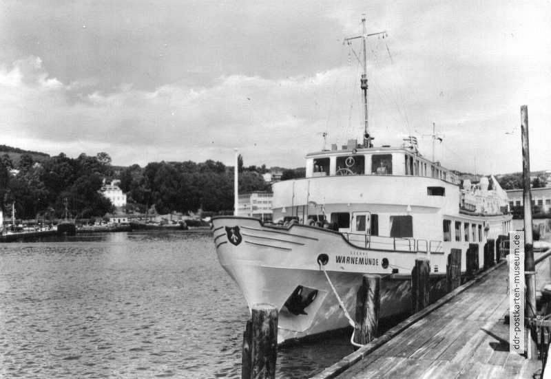 M.S. "Seebad Warnemünde" der Weißen Flotte Stralsund im Hafen von Saßnitz - 1975