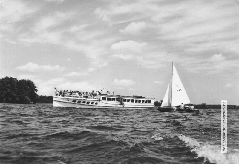 Fahrgastschiff "Zukunft" der Weißen Flotte Berlin - 1966