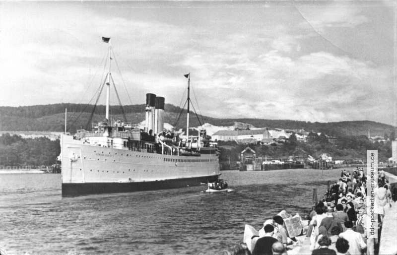 Hafenmole in Saßnitz mit Schweden-Fähre "Konung Gustav II" nach Trelleborg - 1957