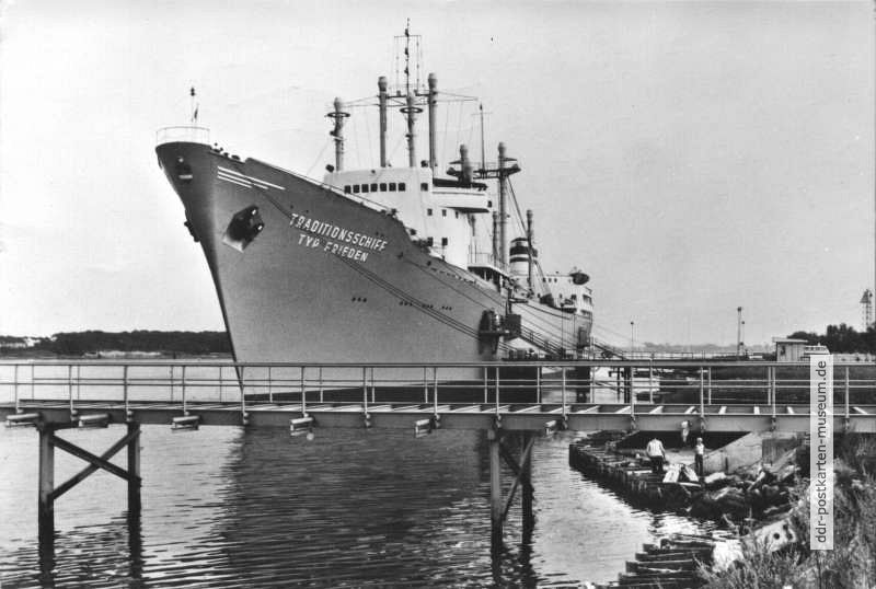 Traditionsschiff Typ "Frieden" in Rostock-Schmarl - 1978