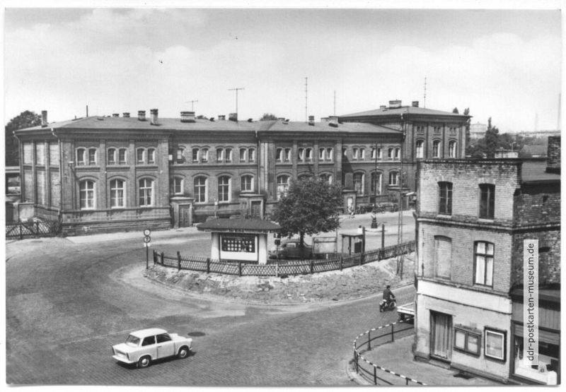 Bahnhof mit Bahnhofsvorplatz - 1973