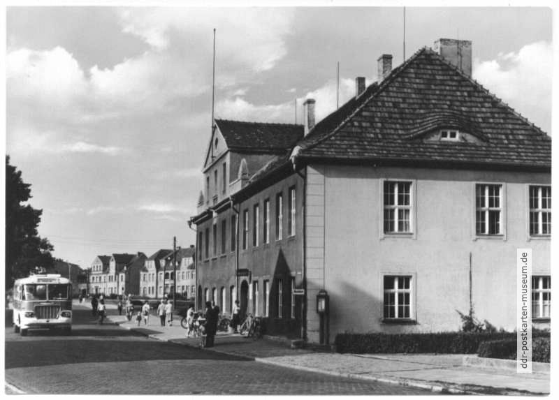 Rathaus mit Bahnhofstraße - 1963