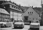 Trabant-Parkplatz vor der Filmbühne in Katzhütte - 1971