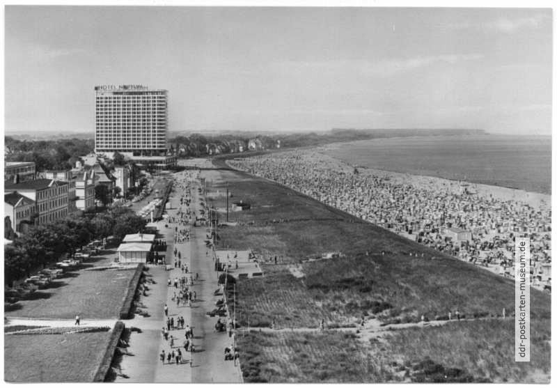 Blick auf die Seepromenade mit Hotel "Neptun" - 1971 / 1977