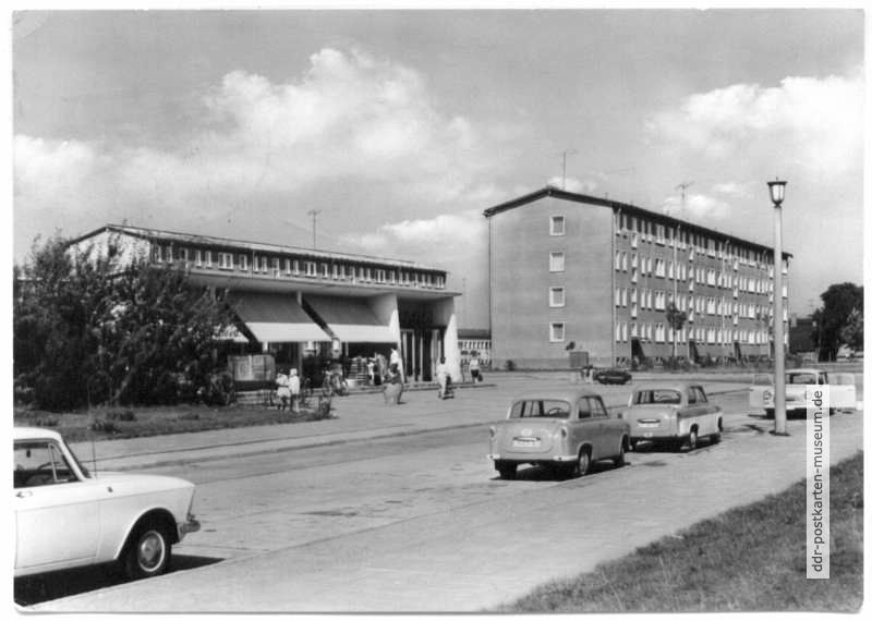Kaufhalle im Wohnkomplex I, Humboldtstraße - 1973
