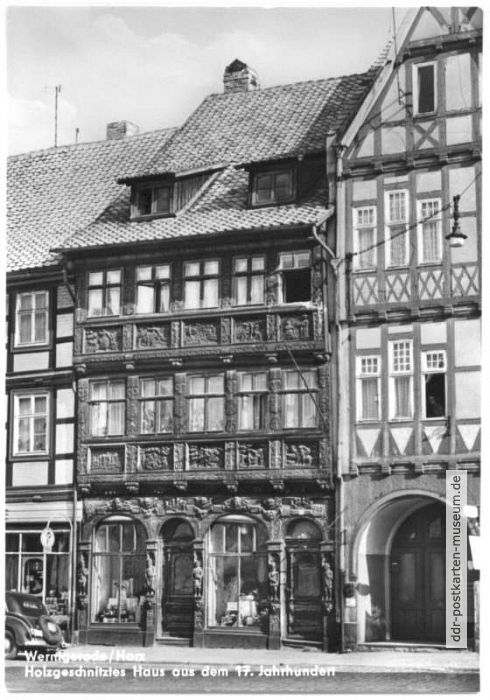 Holzgeschnitztes Haus aus dem 17. Jahrhundert - 1964 / 1983