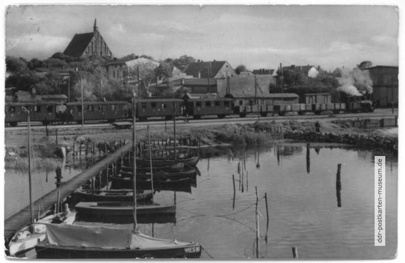 Blick von der Kreidebrücke auf Wiek, Schmalspurbahn - 1959