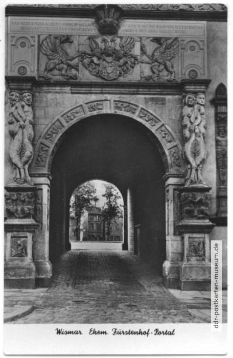 Ehemaliger Fürstenhof, Portal - 1957