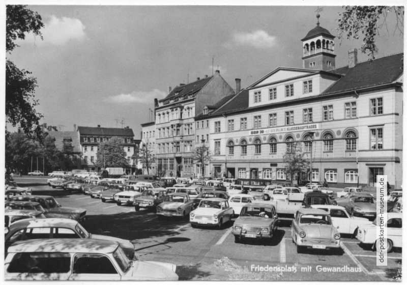 Friedensplatz mit Gewandhaus - 1976