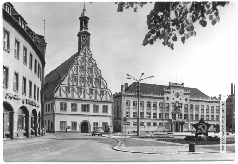 Hauptmarkt mit Rathaus und Gewandhaus (Stadttheater) - 1977